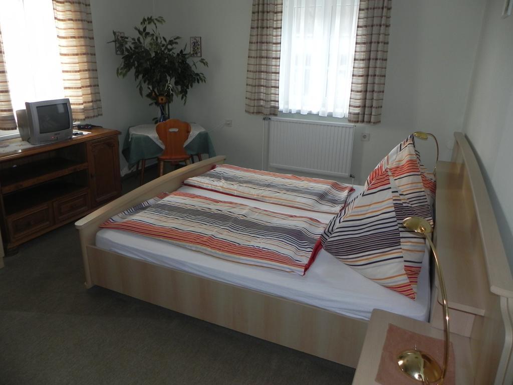 Gasthof Dorfwirt Ardning Habitación foto